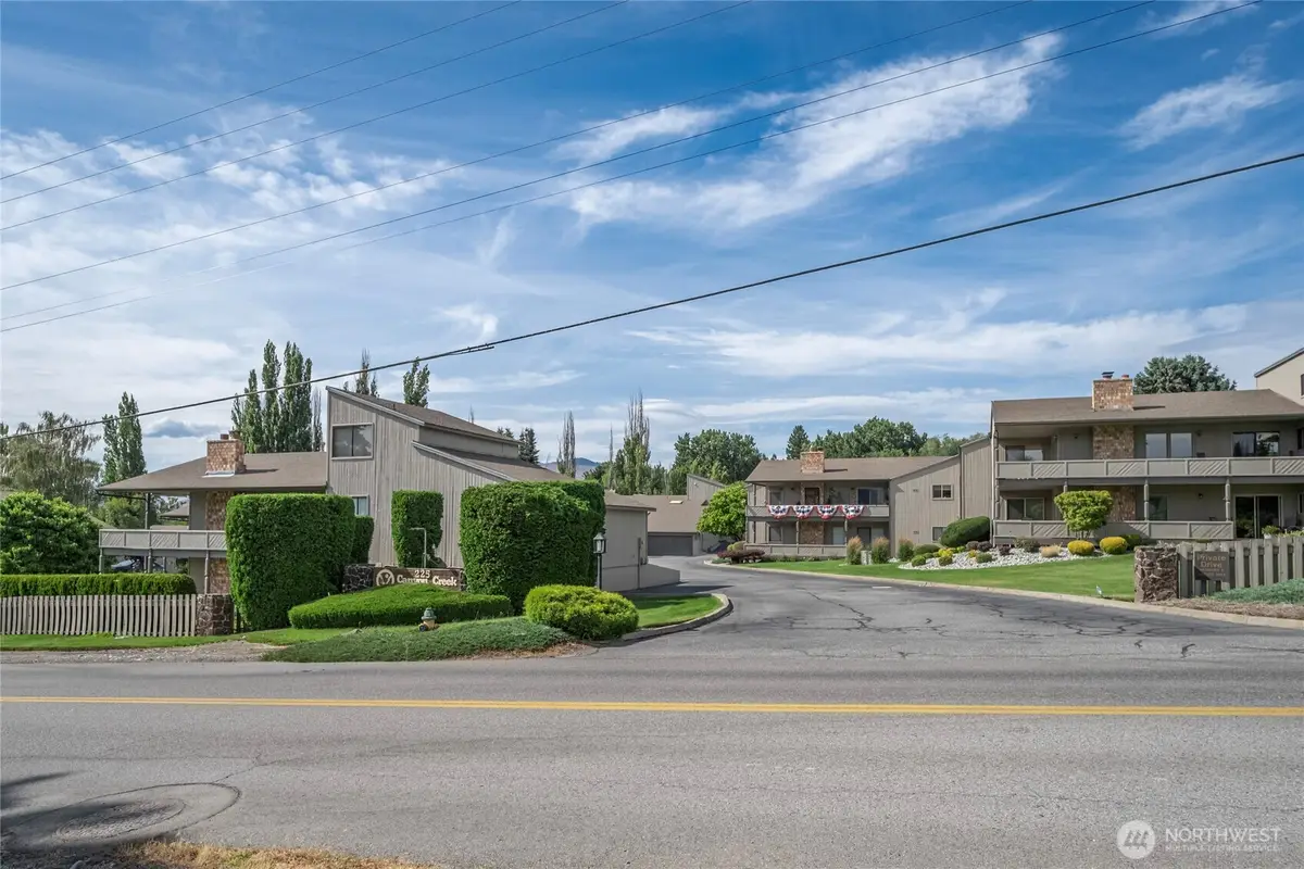 225 19th Street #31, East Wenatchee, WA 98802 - Image #1