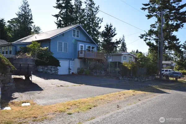 990 Madrona Way, Sequim, WA 98382