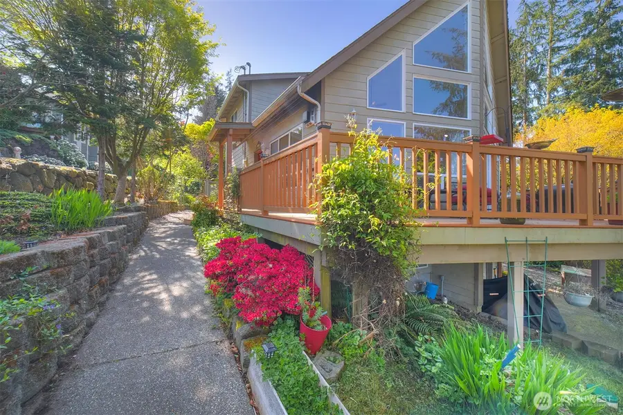 37410 Olympic View Road Ne, Hansville, WA 98340 - Image #2