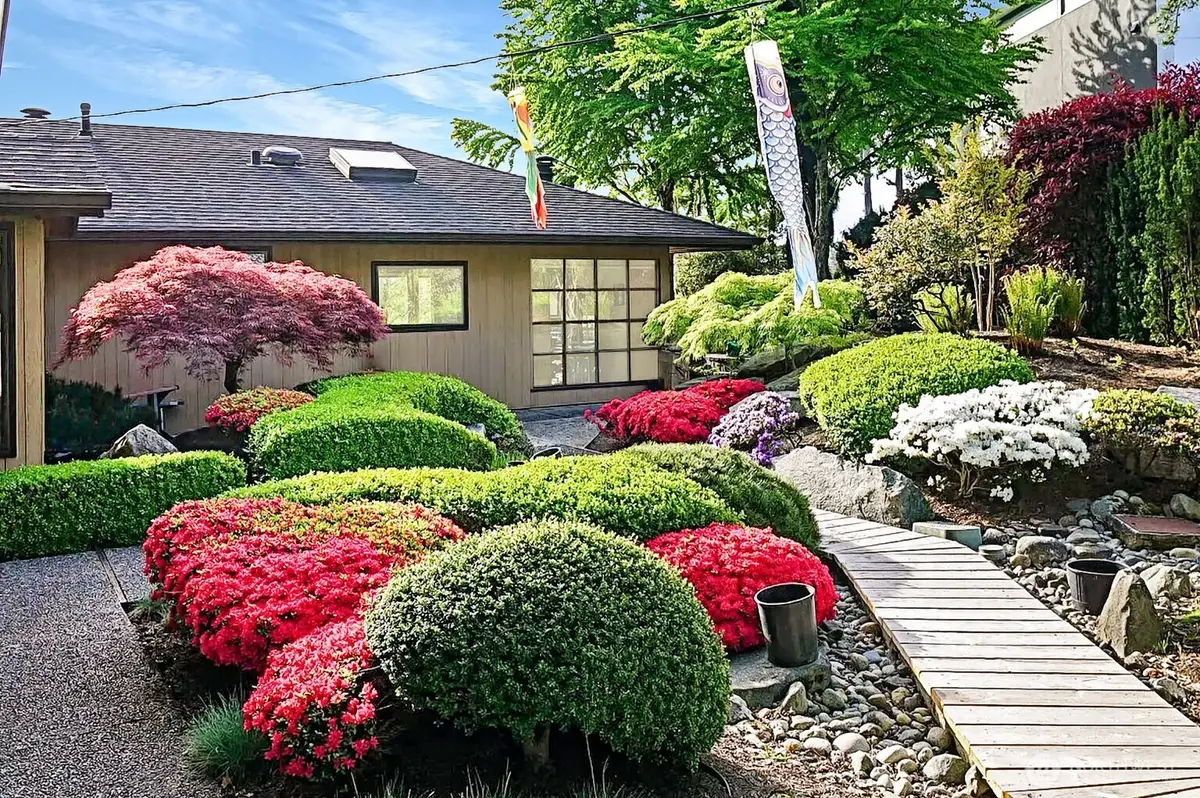 1702 99th Avenue Ne, Bellevue, WA 98004 - Image #1