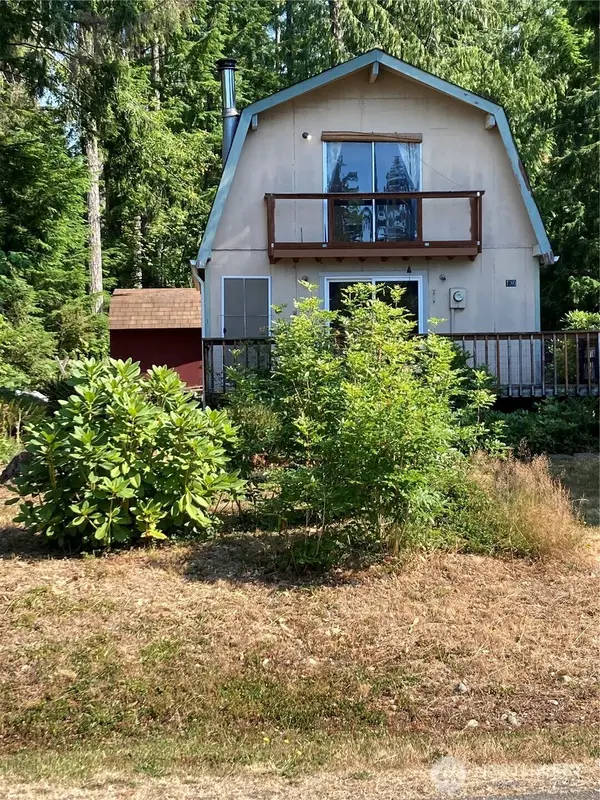 130 N Fairway Drive W, Hoodsport, WA 98548