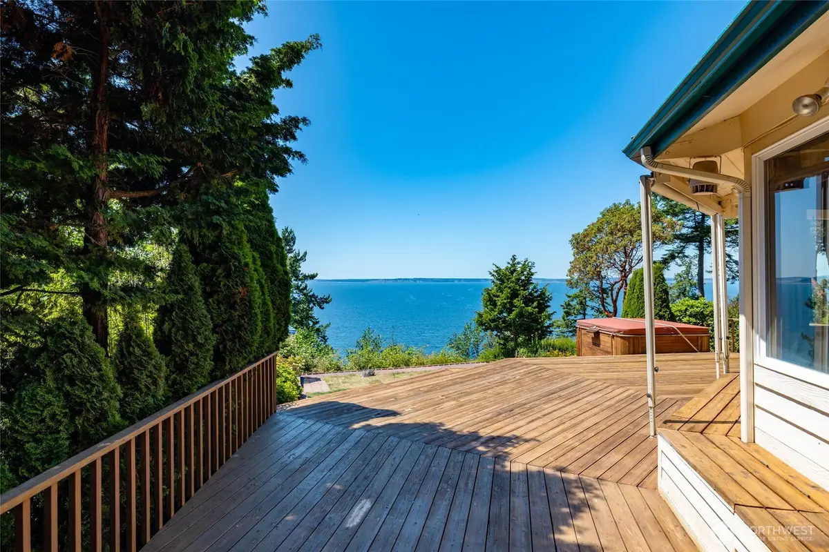 10 Edgewater Drive, Camano Island, WA 98282 - Image #1
