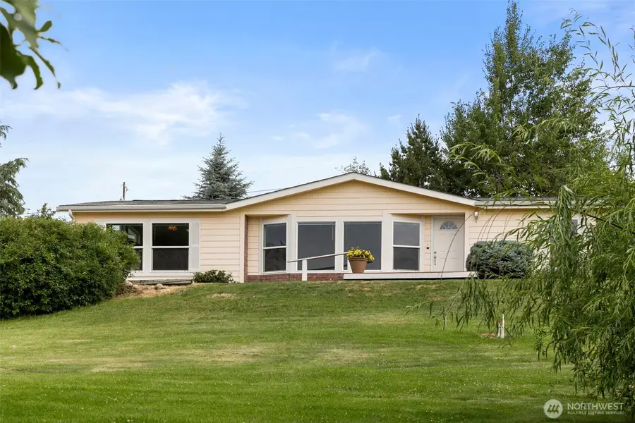 756 Totem Pole Road, Manson, WA 98831 - Image #2