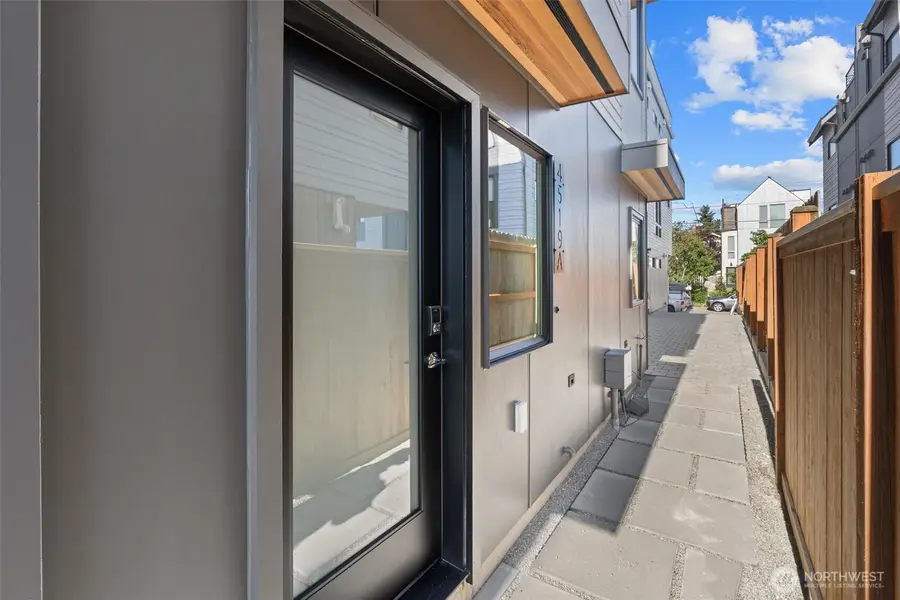 4519 Bagley Avenue N, Seattle, WA 98103 - Image #3