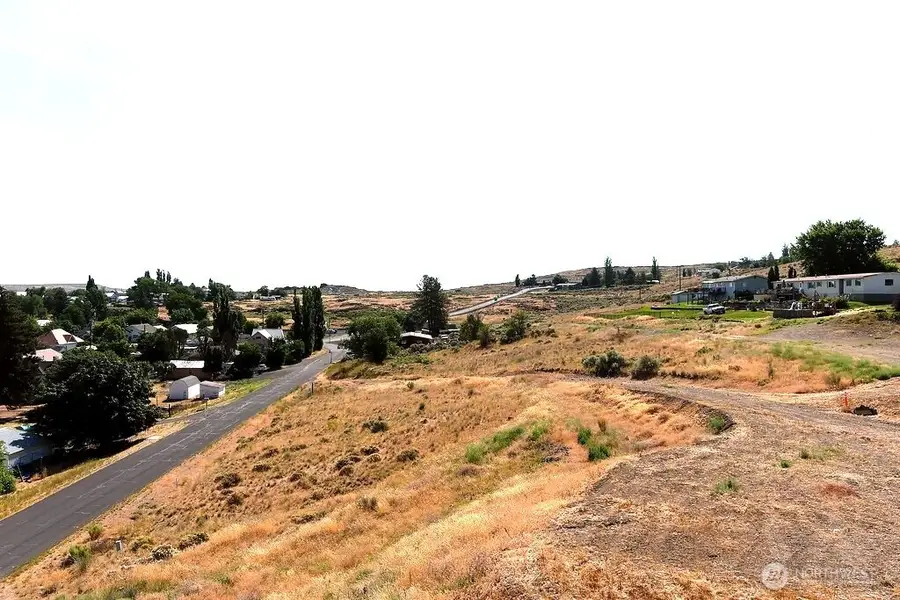 301 W 6th #9&10, Odessa, WA 99159 - Image #3