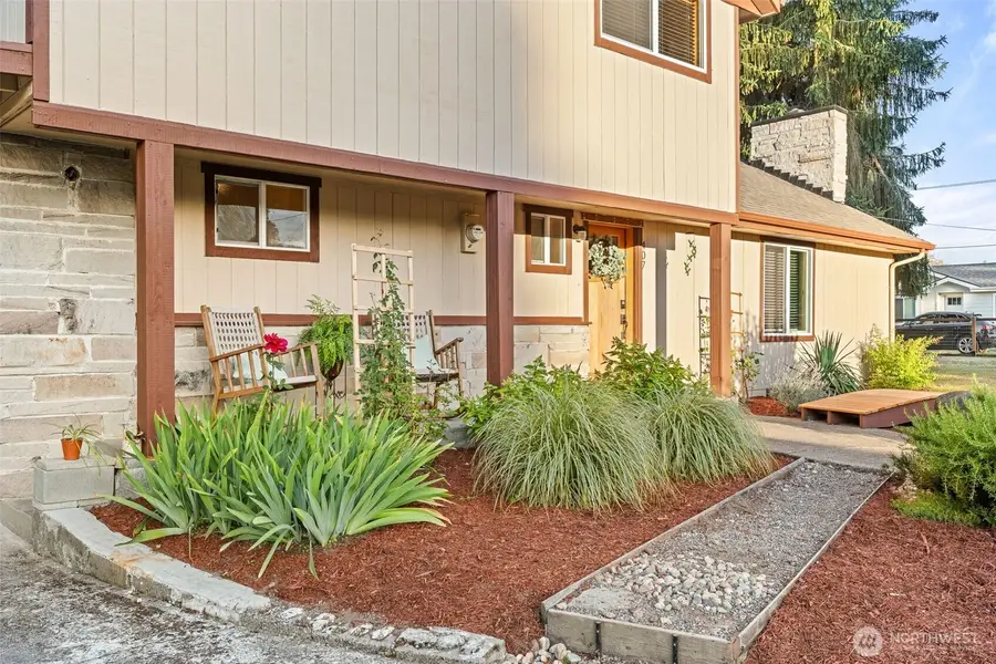 407 Leber Street Ne, Orting, WA 98360 - Image #2