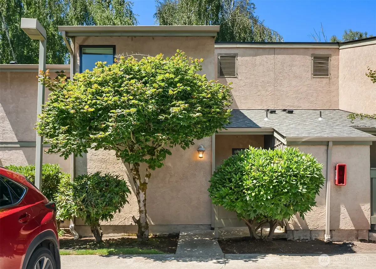 10037 138th Place #D7, Kirkland, WA 98034 - Image #1