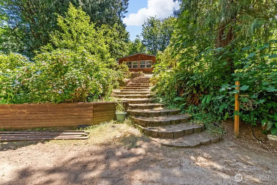 8817 Clearwater Lane Se, Port Orchard, WA 98367 - Image #2