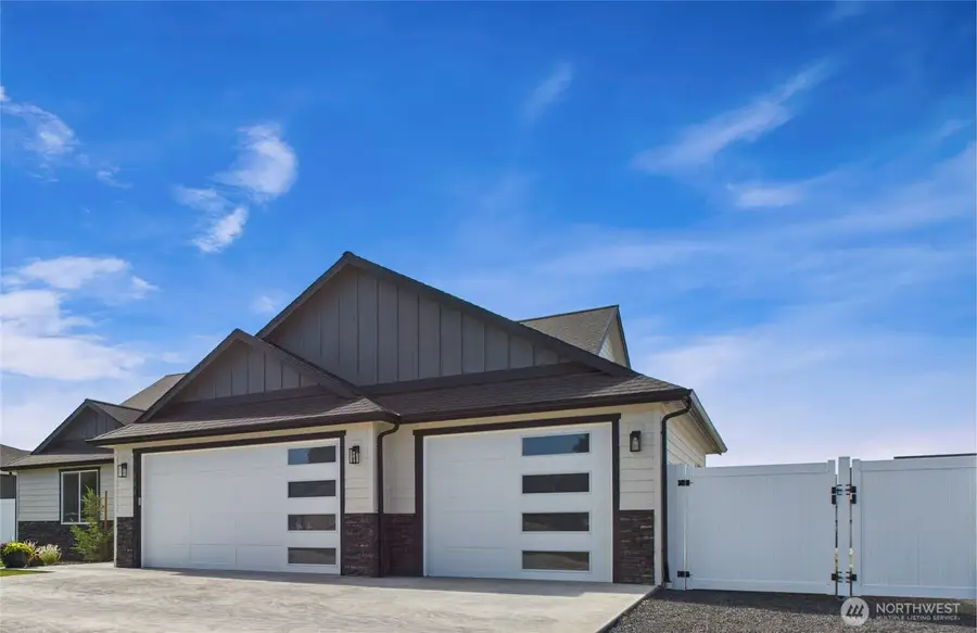 884 NE Tyler Place, East Wenatchee, WA 98802 - Image #2