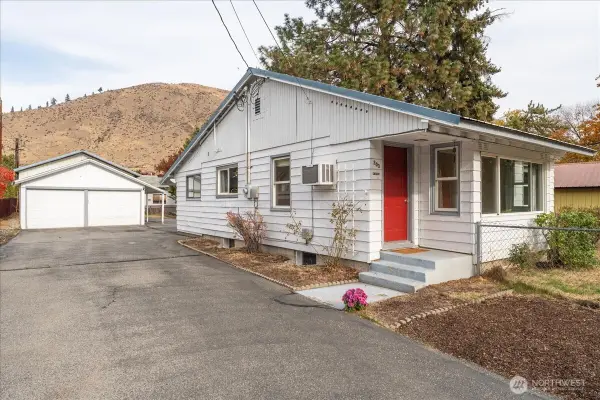 203 E Parkhill Street, Cashmere, WA 98815