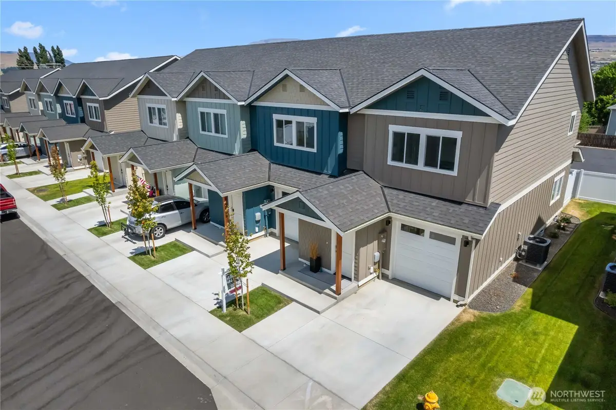 1030 Finch Lane #D2, Wenatchee, WA 98801 - Image #1