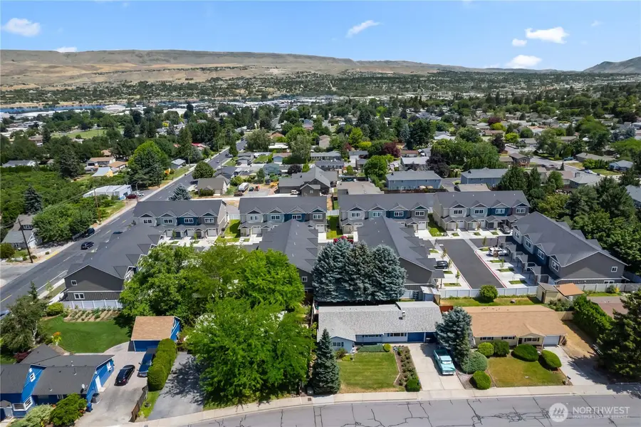 1030 Finch Lane #D2, Wenatchee, WA 98801 - Image #2