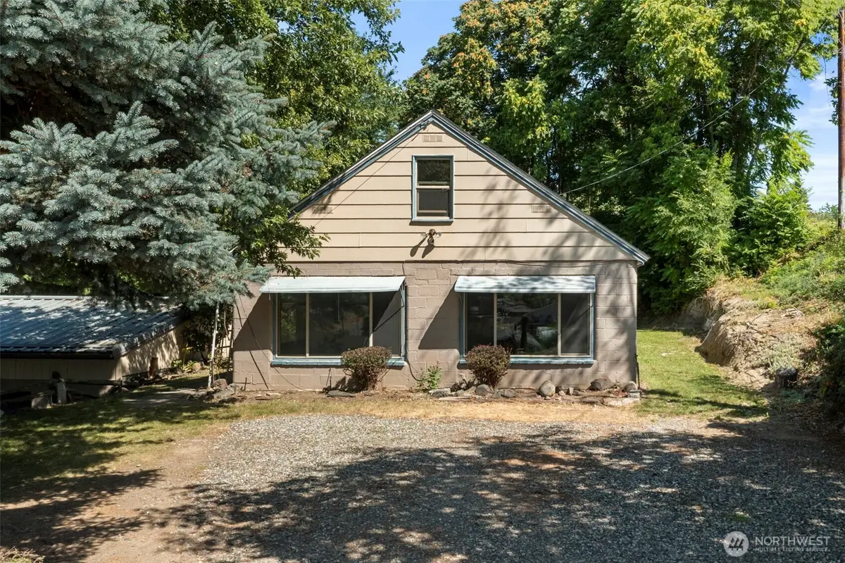 2301 NW Cascade Avenue, East Wenatchee, WA 98802 - Image #1