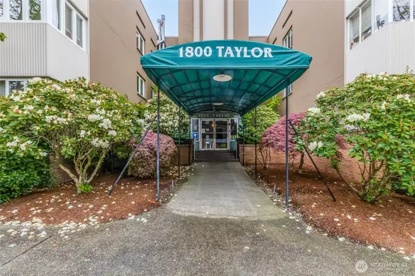 1800 Taylor Avenue N #305, Seattle, WA 98109