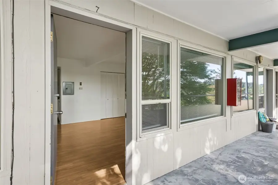 4704 22nd Avenue Ne, Seattle, WA 98105 - Image #2