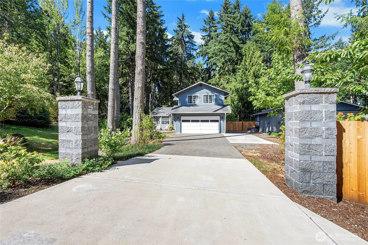 708 3rd Street W, Rainier, WA 98576 - Image #1