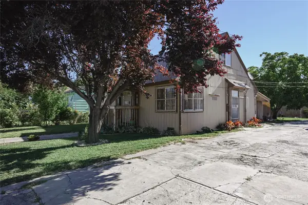 712 S 10th Street, Sunnyside, WA 98944