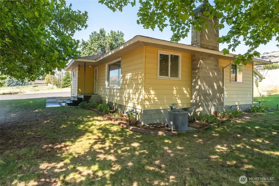 2731 Sunset Highway, East Wenatchee, WA 98802 - Image #2