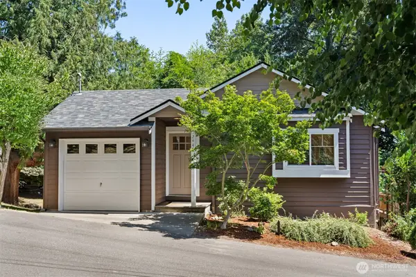 2446 SW Webster Street, Seattle, WA 98106