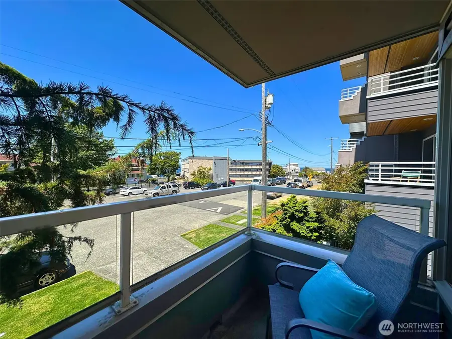 3204 Alki Avenue Sw #1, Seattle, WA 98116 - Image #2