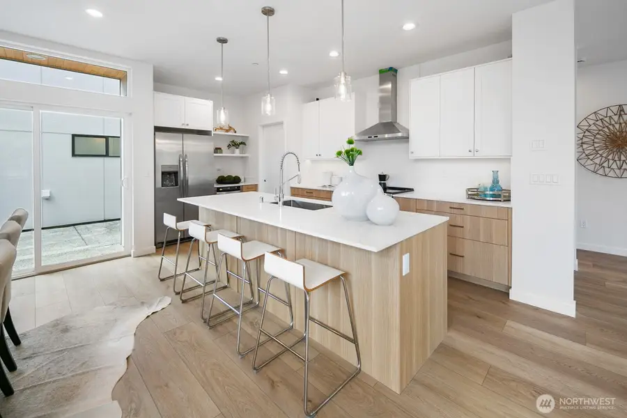 8833 Wallingford Avenue N, Seattle, WA 98103 - Image #3