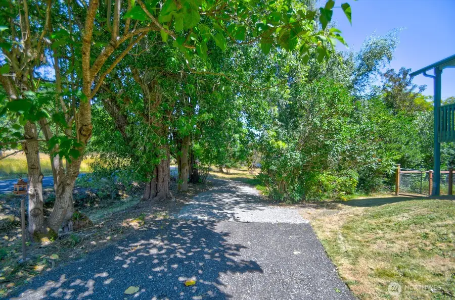 18549 Roseburg Street Sw, Rochester, WA 98579 - Image #2