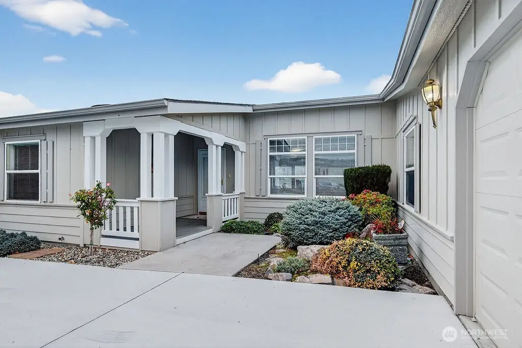 584 Canyon Drive, East Wenatchee, WA 98802 - Image #1