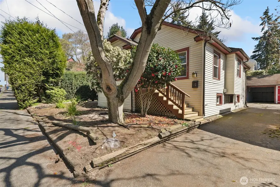 5718 25th Avenue Ne, Seattle, WA 98105 - Image #3