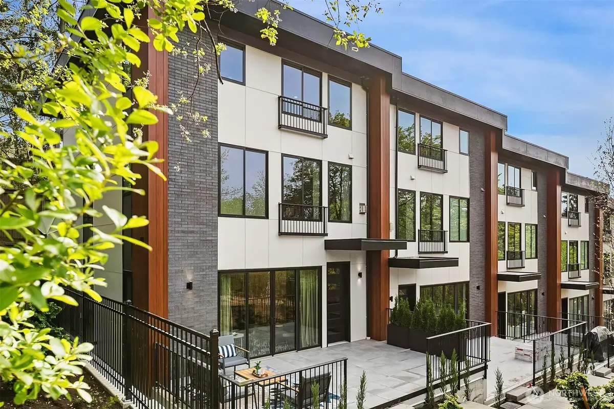 282 118th Avenue Se, Bellevue, WA 98005 - Image #1