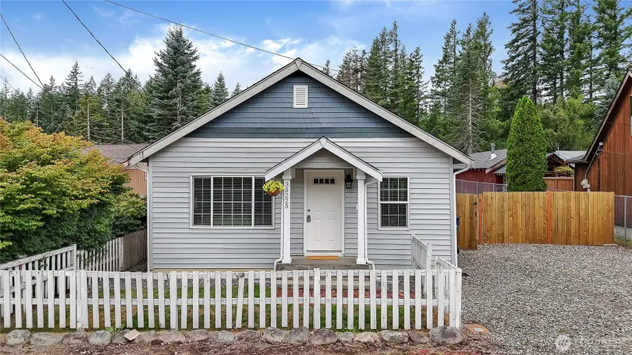 35225 Veazie Cumberland Road Se, Enumclaw, WA 98022 - Image #2