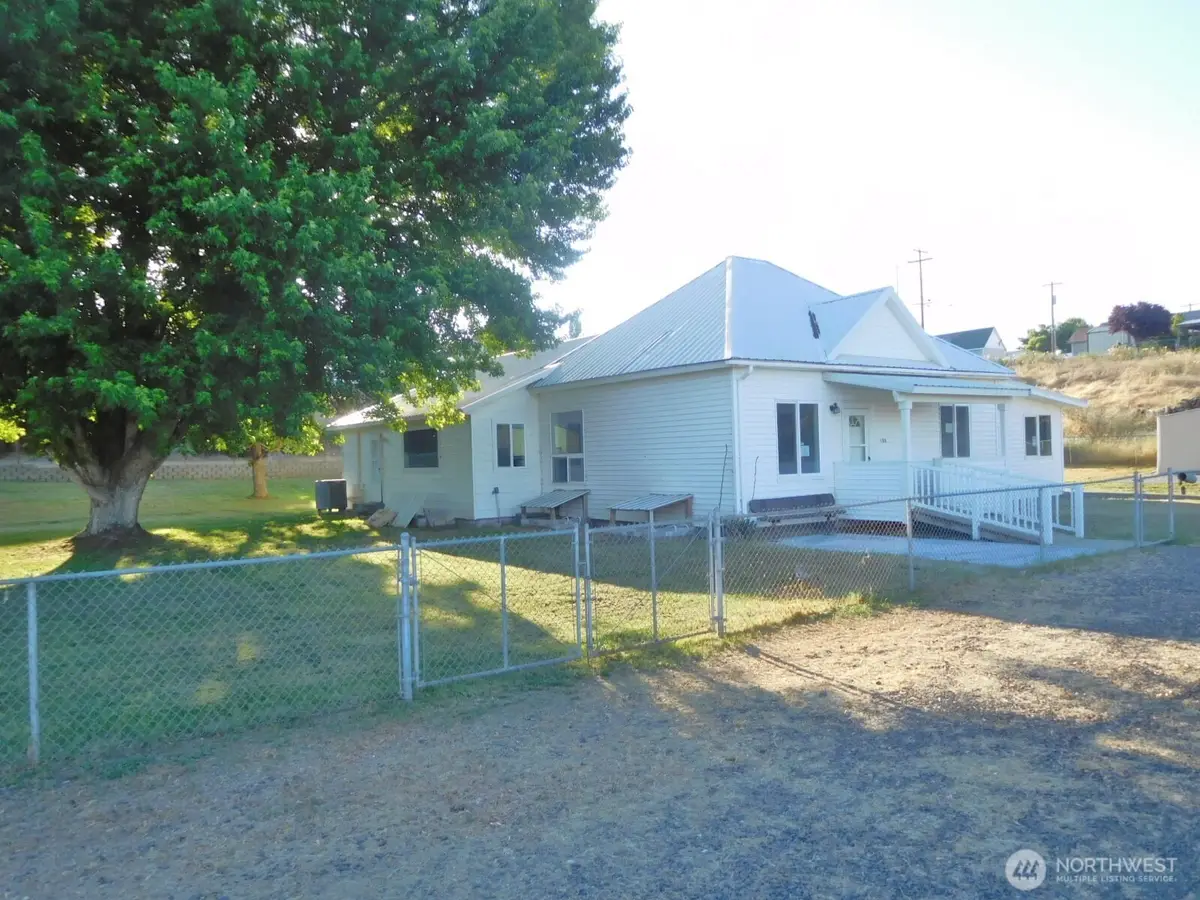 135 N 3rd Avenue, Connell, WA 99326 - Image #1