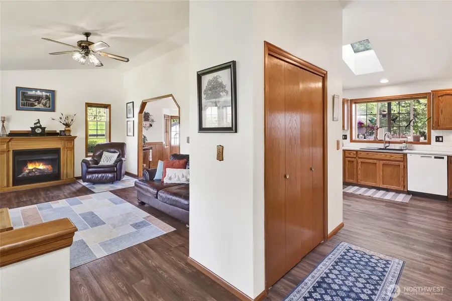 1048 Edgewater Lane, Lynden, WA 98264 - Image #2