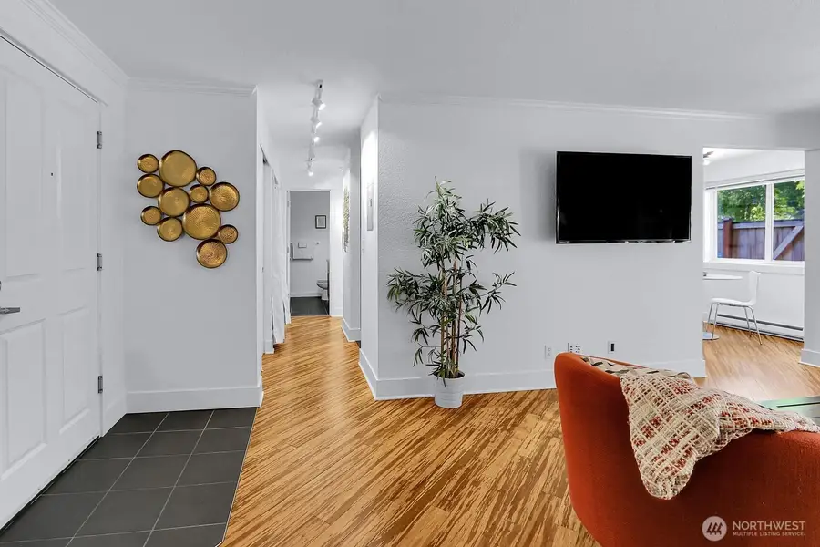 939 N 101st Street, Seattle, WA 98133 - Image #2