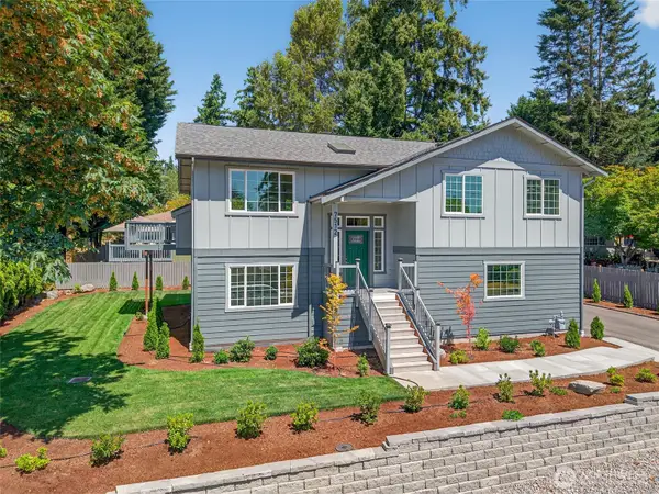 7512 NE 202nd Place, Kenmore, WA 98028