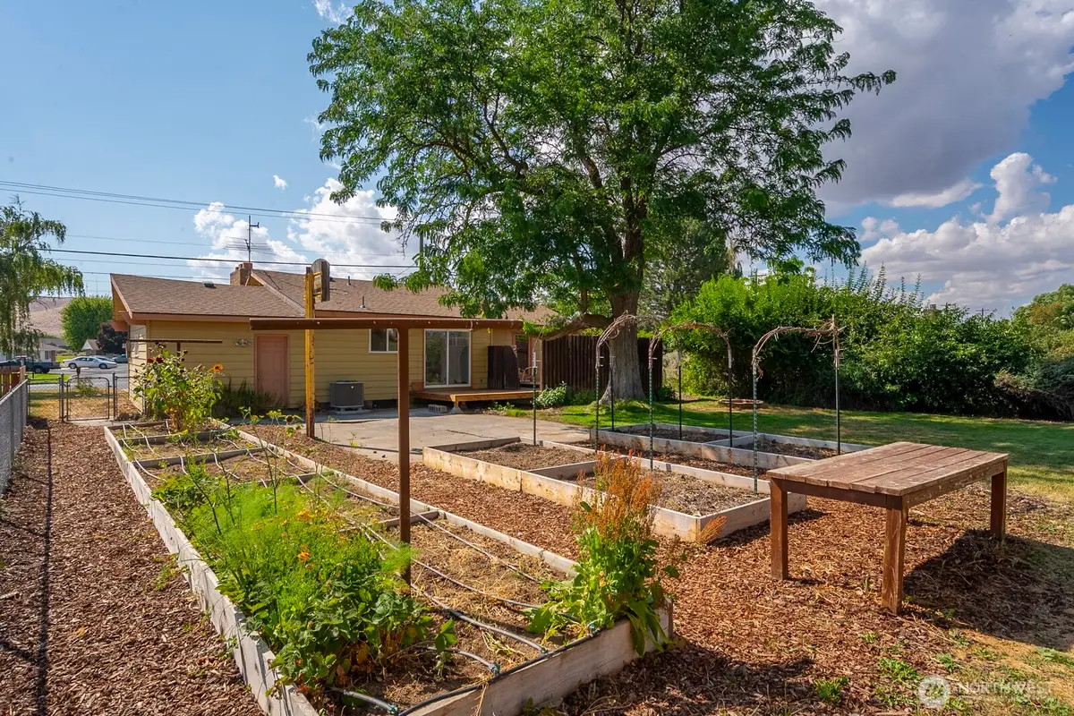 272 D Street Se, Ephrata, WA 98823 - Image #1