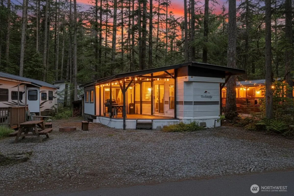 190 Fireside Lodge Circle, Maple Falls, WA 98244 - Image #1