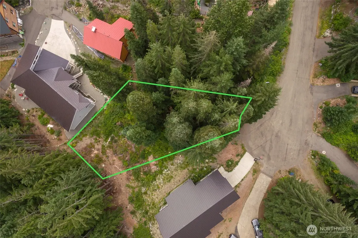 14 Arlberg Place #14, Snoqualmie Pass, WA 98068 - Image #1