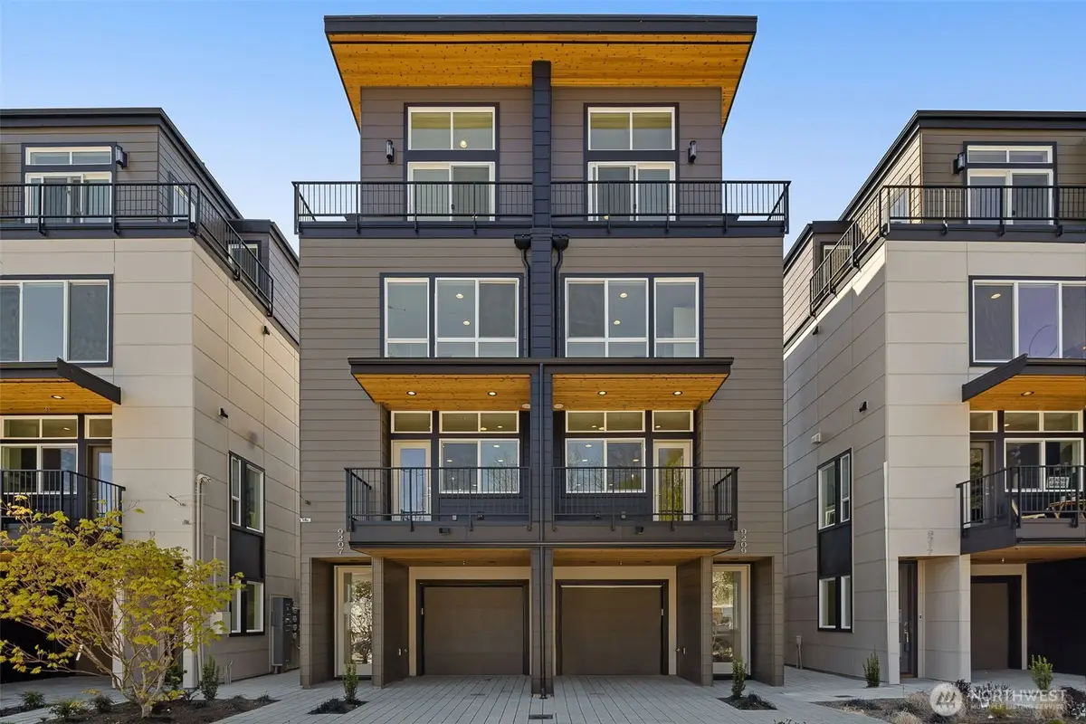 9215 Densmore Avenue N, Seattle, WA 98103 - Image #1