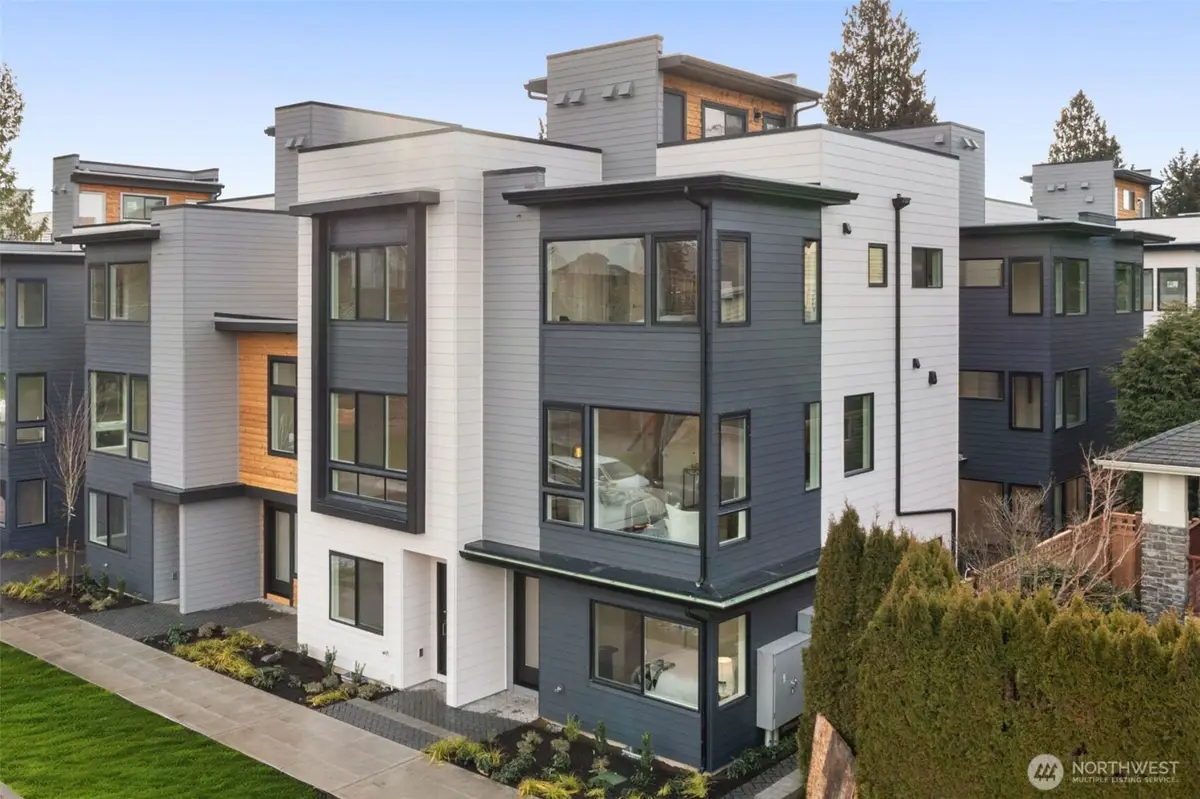 9223 14th Avenue Nw, Seattle, WA 98117 - Image #1