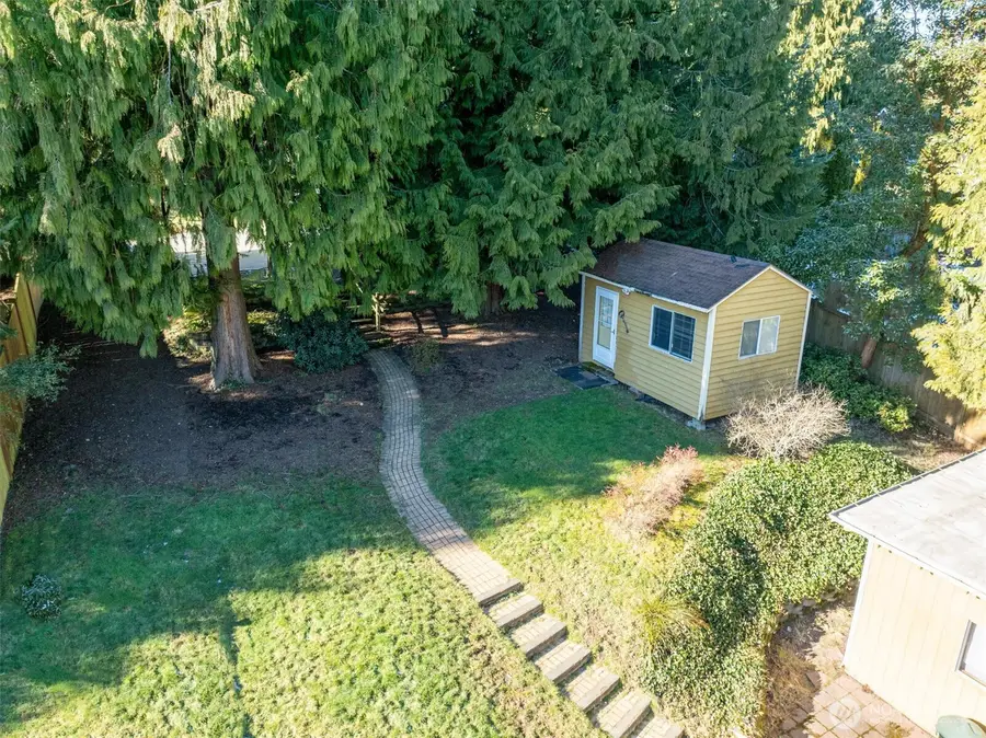 17017 10th Avenue Ne, Shoreline, WA 98155 - Image #2