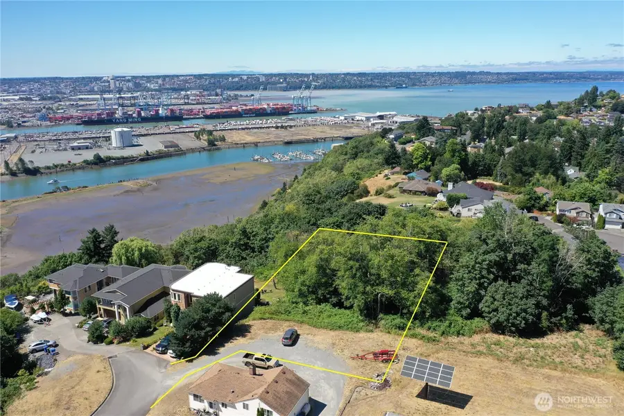 2910 44th Avenue Ne #4, Tacoma, WA 98422 - Image #2