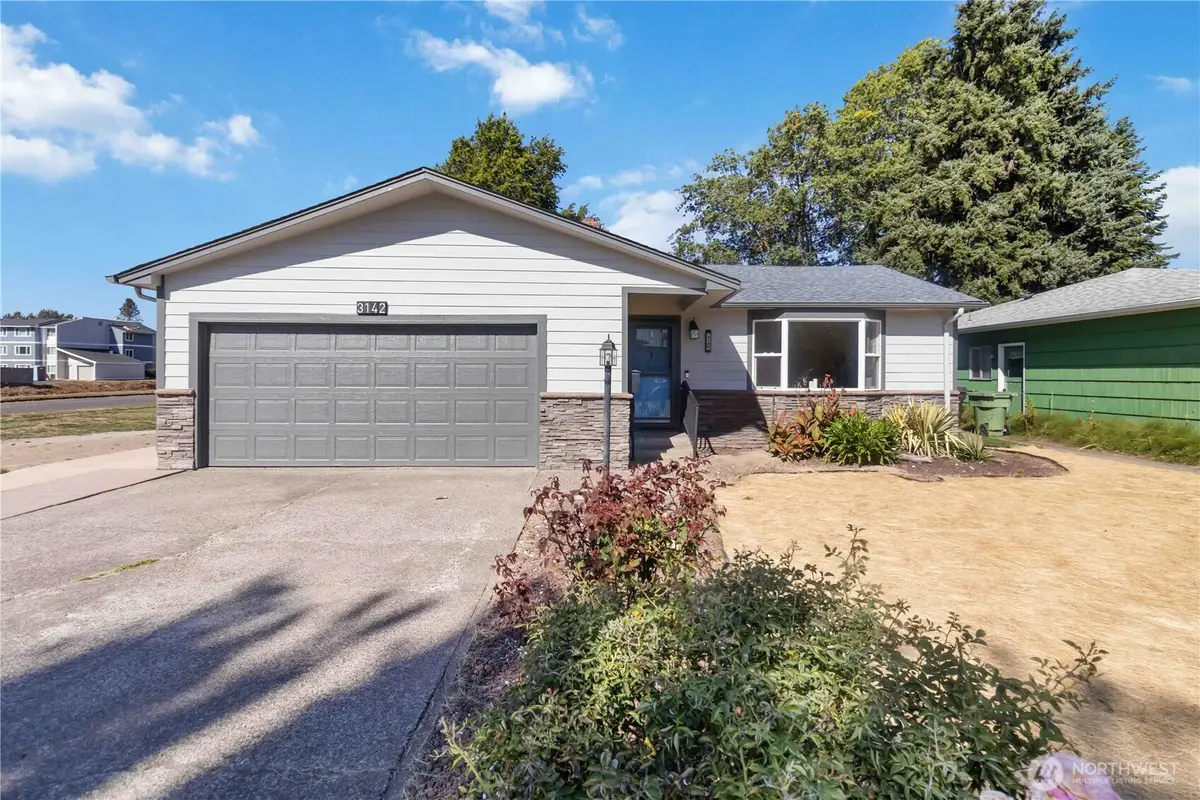 3142 Maple Street, Longview, WA 98632 - #1