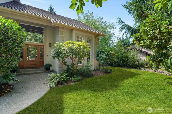 121 E Sterling Drive, Allyn, WA 98524