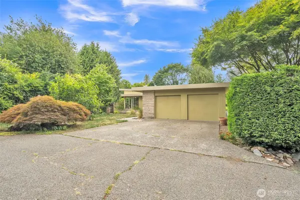 11521 Corliss Avenue N, Seattle, WA 98133