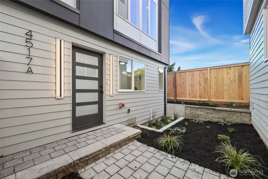 4517 44th Avenue Sw #A, Seattle, WA 98116 - Image #3
