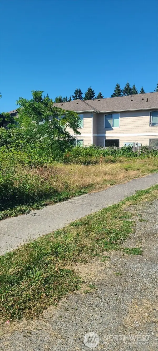 211 Bridge Street Sw, Orting, WA 98360