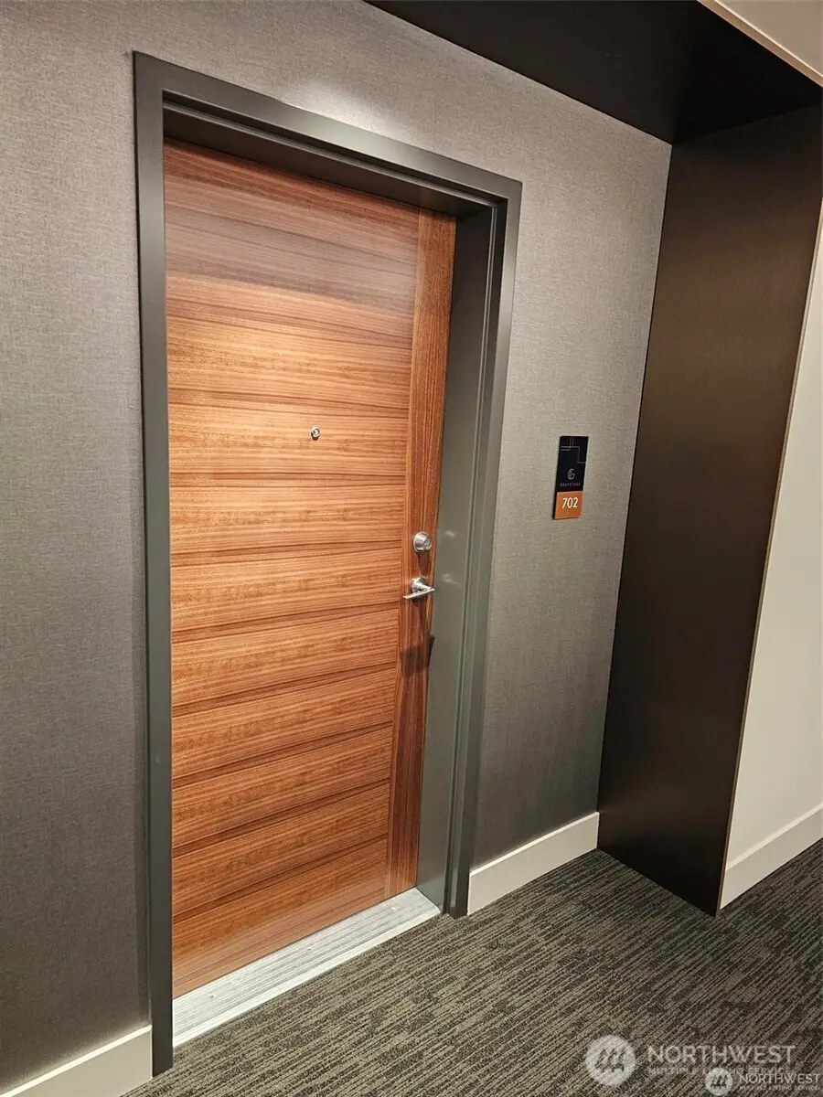 800 Columbia Street #702, Seattle, WA 98104 - Image #3