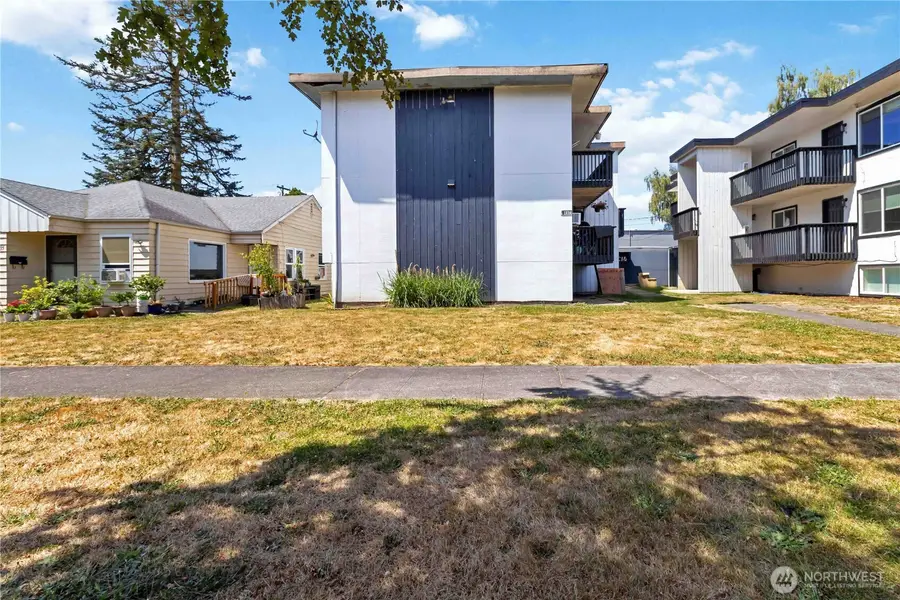 1337 10th Avenue, Longview, WA 98632 - Image #2
