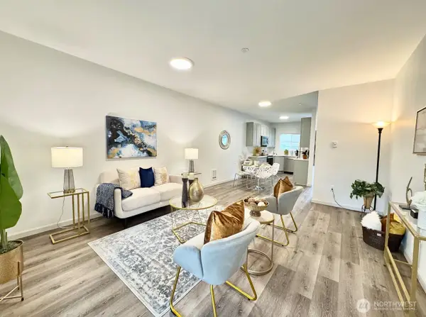 5822 200th Street Sw #D, Lynnwood, WA 98036