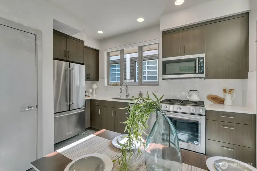 5008 Fauntleroy Way Sw #B, Seattle, WA 98136 - Image #3